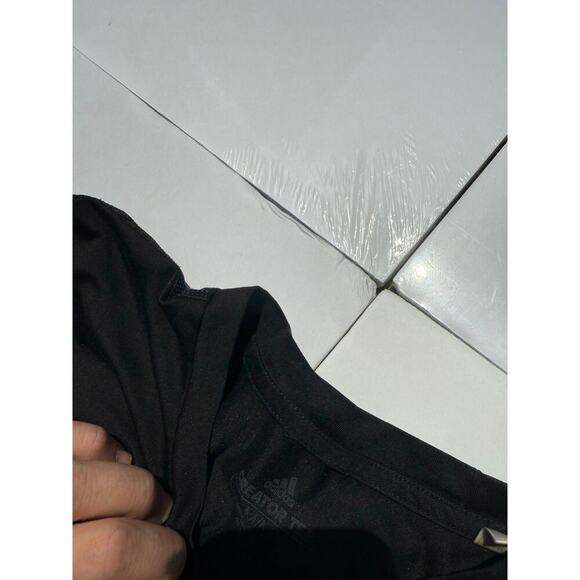 Adidas T-Shirt - Picture 3 of 4